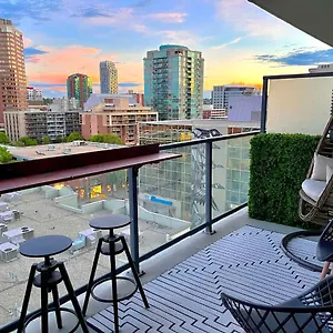 Apartment Luxury Dt, 2 Bedroom Deal, Private Balcony, Full Kitchen, Gym - Free Parking, Calgary